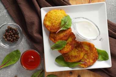 Lezzetli yemek konsepti. Lezzetli patates kızartması.