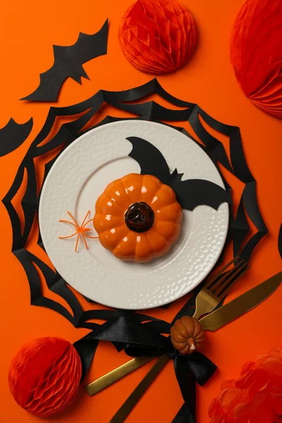 万圣节的餐桌布置 用蜘蛛和南瓜装饰 — 图库照片