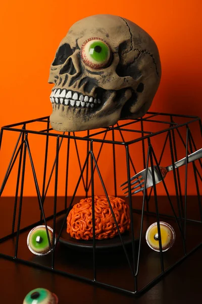 Cenário Mesa Para Halloween Decorações Assustadoras Com Crânio — Fotografia de Stock