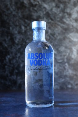 Odessa, Ukrayna, 29.08.23: Absolut vodka, alkol içeceği