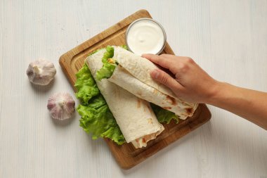 Lezzetli fast-food konsepti - lezzetli shawarma