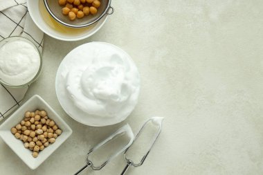 Aquafaba, vejetaryen yemek ve yemek kavramı.