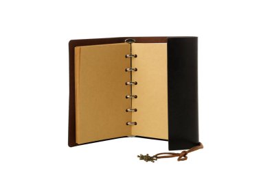 Klasik, siyah defter, beyaz arkaplanda izole
