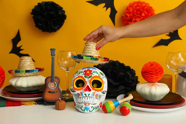 Meksykański Styl Halloween Stół Ustawienie Gitarą Kapeluszem — Zdjęcie stockowe