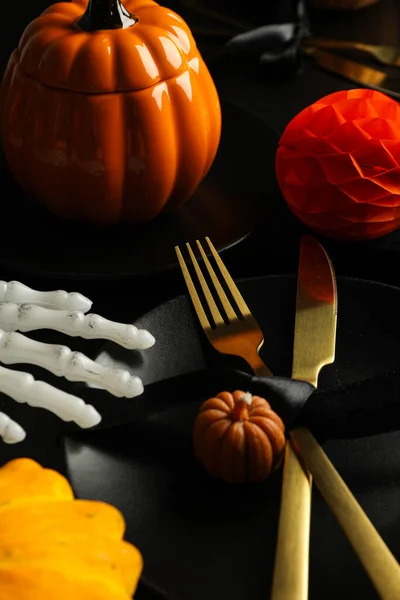 Ställa Festligt Bord För Halloween Middag Med Pumpa — Stockfoto