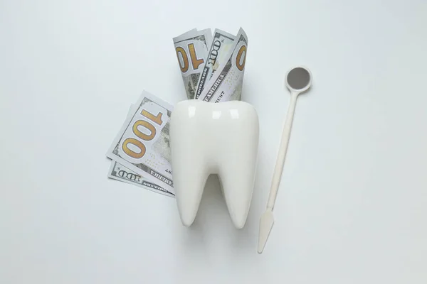 Декоративний Зуб Гроші Білому Тлі Вид Зверху — стокове фото
