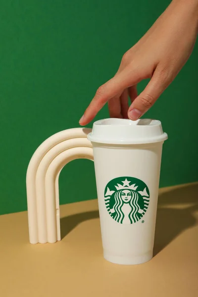 Ukraine Kyiv 2023 Starbucks Coffee Cup Logo Geometric Shapes — Stock Photo, Image