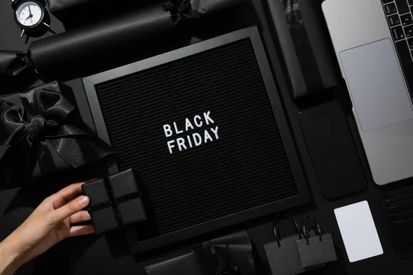 Flatlay Black Friday Message Dark Background Top View — Stock Photo, Image