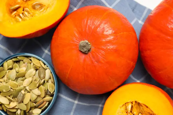 秋の季節の食べ物 カボチャとカボチャの種子 ロイヤリティフリーのストック写真