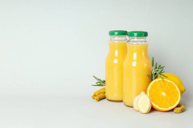 Sağlıklı sıvı kavramı - zencefilli zerdeçal içeceği