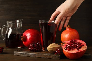 Nar suyu, lezzetli ve taze içecek, lezzetli içecek.