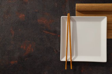 Dünya konseptinde farklı hizmet - Çin servisi veya Çin sofrası kurulumu