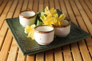 Dünya konseptinde farklı hizmet - Çin servisi veya Çin sofrası kurulumu