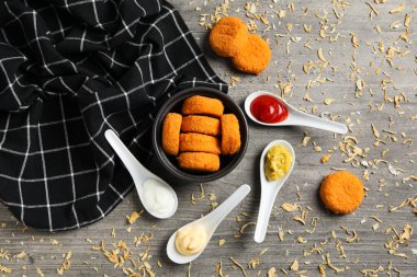 Kızarmış mozzarella, lezzetli ve lezzetli yemekler, lezzetli kızarmış yiyecekler.