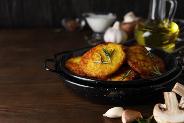 Lezzetli yemek konsepti. Lezzetli patates kızartması.