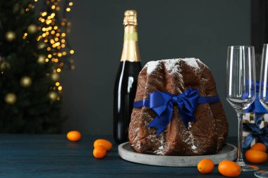 Panettone geleneksel bir İtalyan tatlı Noel ekmeğidir..