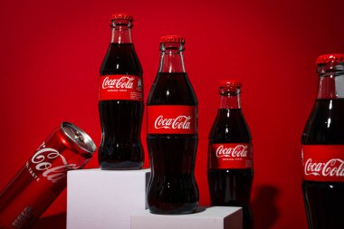 Odessa, Ukrayna, 03.09.23: Coca Cola içeceği, soda