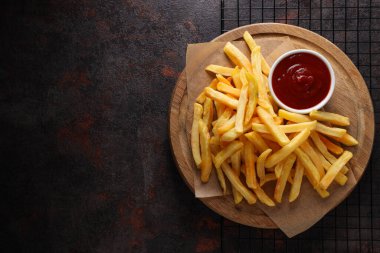 Kızarmış patates, fast food konsepti, abur cubur.