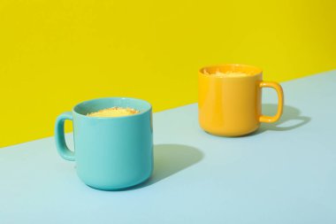 Lezzetli peynirli çorba ile lezzetli öğle yemeği konsepti