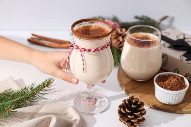 Eggnog, Noel içeceği, Noel tatili için geleneksel içecek.