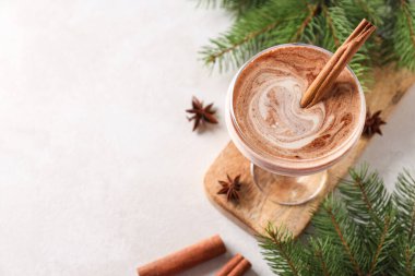 Eggnog, Noel tatili için geleneksel içecek, kış tatili içeceği