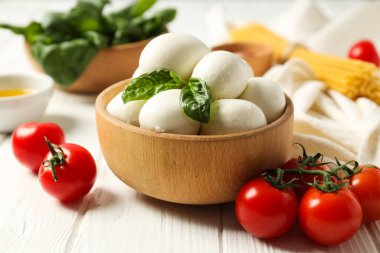 Mozzarella peyniri, lezzetli süt ürünleri kavramı.