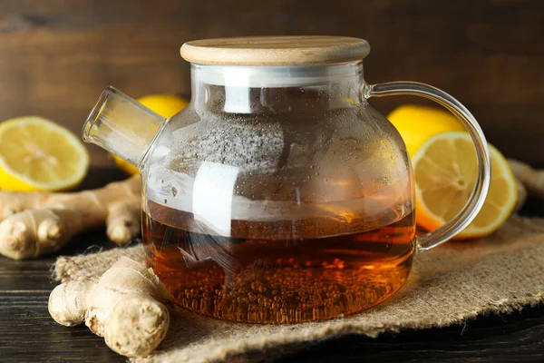 Soğuk tedavi, sağlık konsepti - zencefilli çay