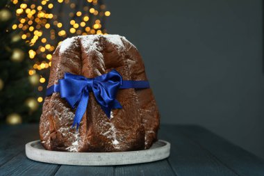 Panettone geleneksel bir İtalyan tatlı Noel ekmeğidir..