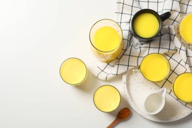 Ay ya da zerdeçal sütü, lezzetli içecek kavramı