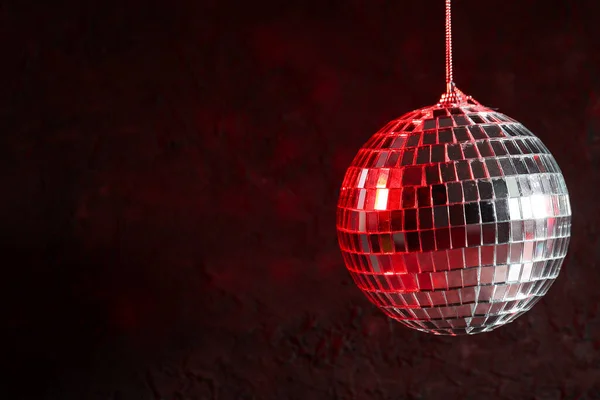 Boule Disco Est Éclairée Lumière Rouge — Photo