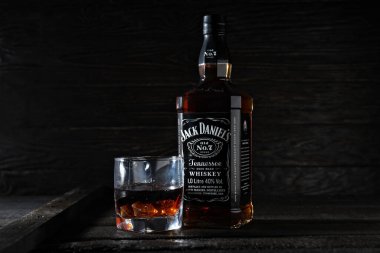 Odessa, Ukrayna, 03.11.2022: Alkol içeceği kavramı - Jack Daniels