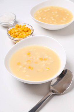 Mısır çorbası, lezzetli öğle yemeği konsepti.