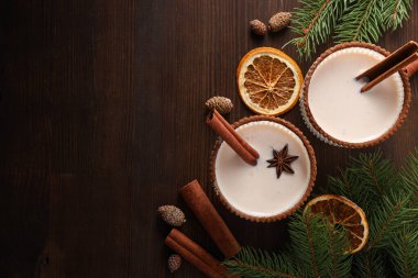 Eggnog, Noel tatili için geleneksel içecek, kış tatili içeceği