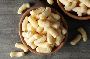 Mısır çubukları, lezzetli atıştırmalık konsepti.