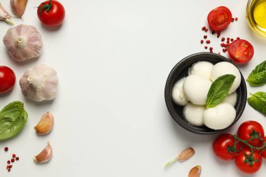 Mozzarella peyniri, lezzetli süt ürünleri kavramı.