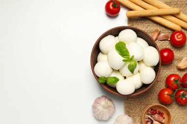 Mozzarella peyniri, lezzetli süt ürünleri kavramı.