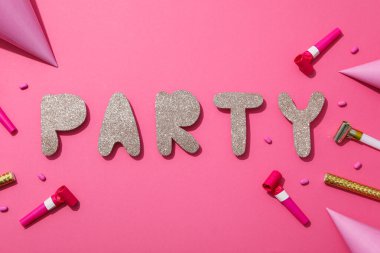 Parti dekorasyonu ve kaktüslü konfeti kavramı..