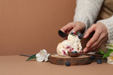Kremalı pasta, lezzetli ve lezzetli yemek kavramı.
