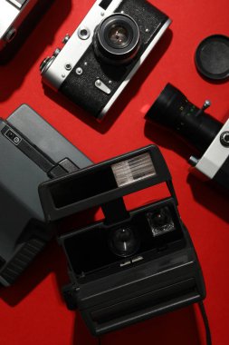 Retro kameralar, geçmişe dönük kameralar.