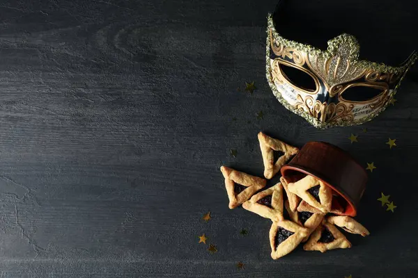 Topeng Dengan Kue Tradisional Untuk Hari Purim Stok Foto