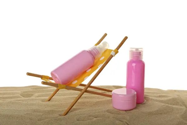 Png在沙滩上的日光浴床 沙滩上 白色背景的隔离 — 图库照片