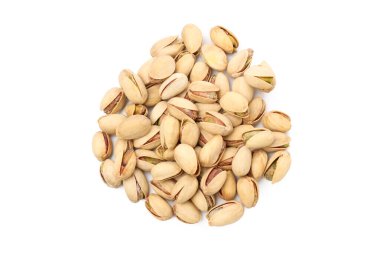 PNG, kabuklu fıstıklar, beyaz arka planda izole edilmiş..