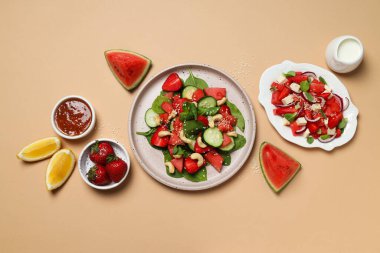 Taze meyveli karpuz salatası.