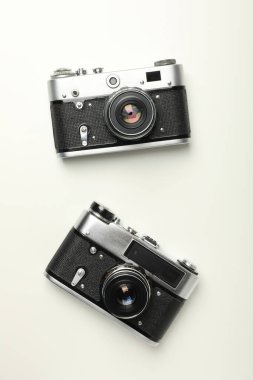 Retro kameralar, geçmişe dönük kameralar.