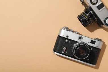 Retro kameralar, geçmişe dönük kameralar.