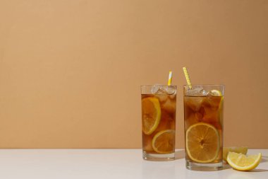 Bir bardak portakallı soğuk çay