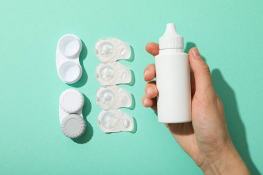 Kontakt lens sıvısı elinizdeki mercek kabıyla