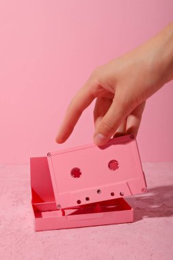 Pembe arka planda pembe stil bir defter