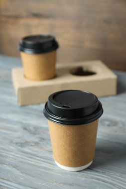 Kâğıt tezgahında kahve için Kraft bardakları