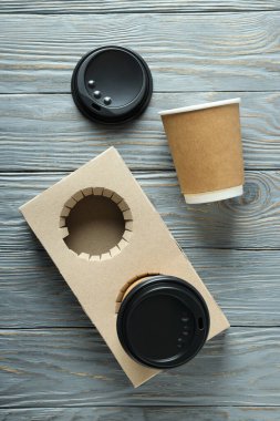 Kâğıt tezgahında kahve için Kraft bardakları